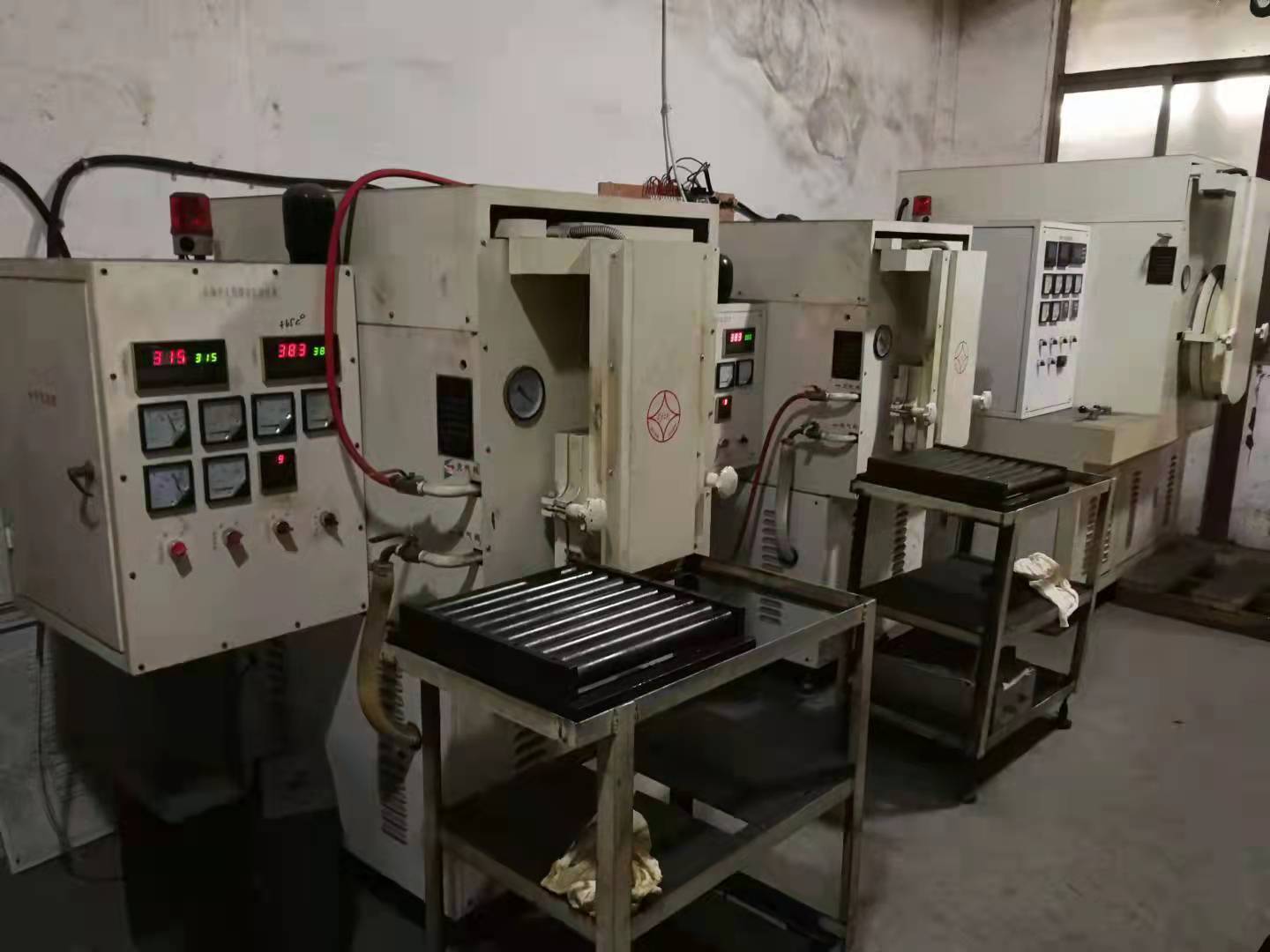 Yuyao Zhifang Vacuum Heat Treatment Equipment Factory