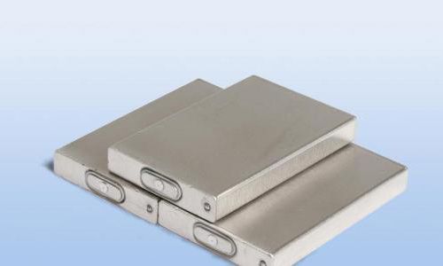 Lithium battery with aluminum shell